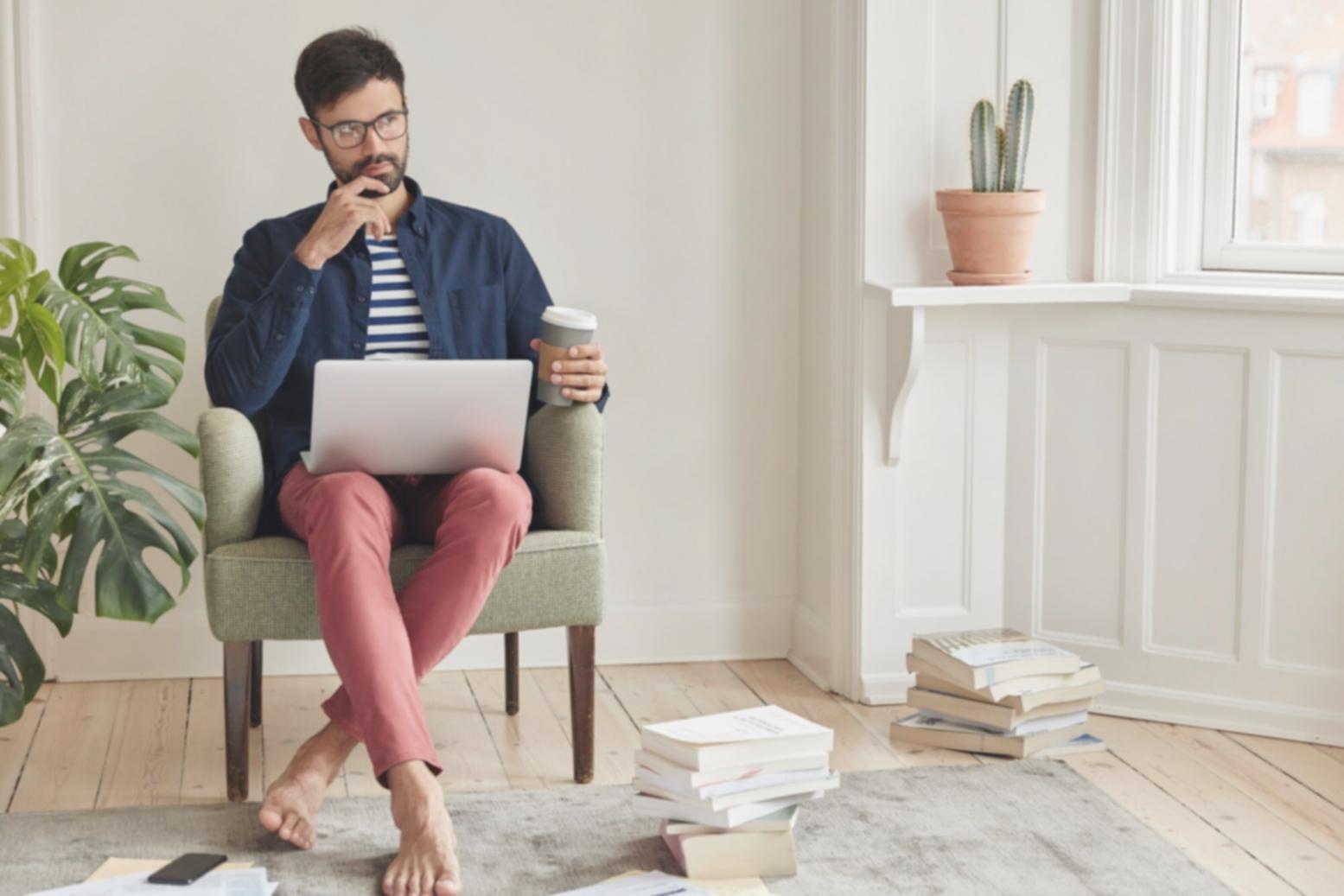 Consultation financière personnalisée avec documents et graphiques